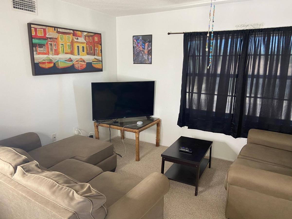 Private Room In A 2 Bedroom 1 Bathroom Shared With Host, On The Beach, Surrounded By Resorts, Only 2 People Max St. Pete Beach Exteriör bild